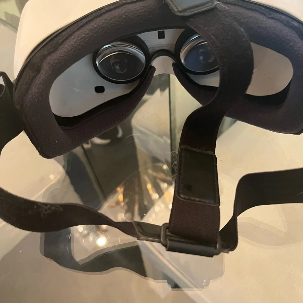 Samsung Dark Gray VR Headset